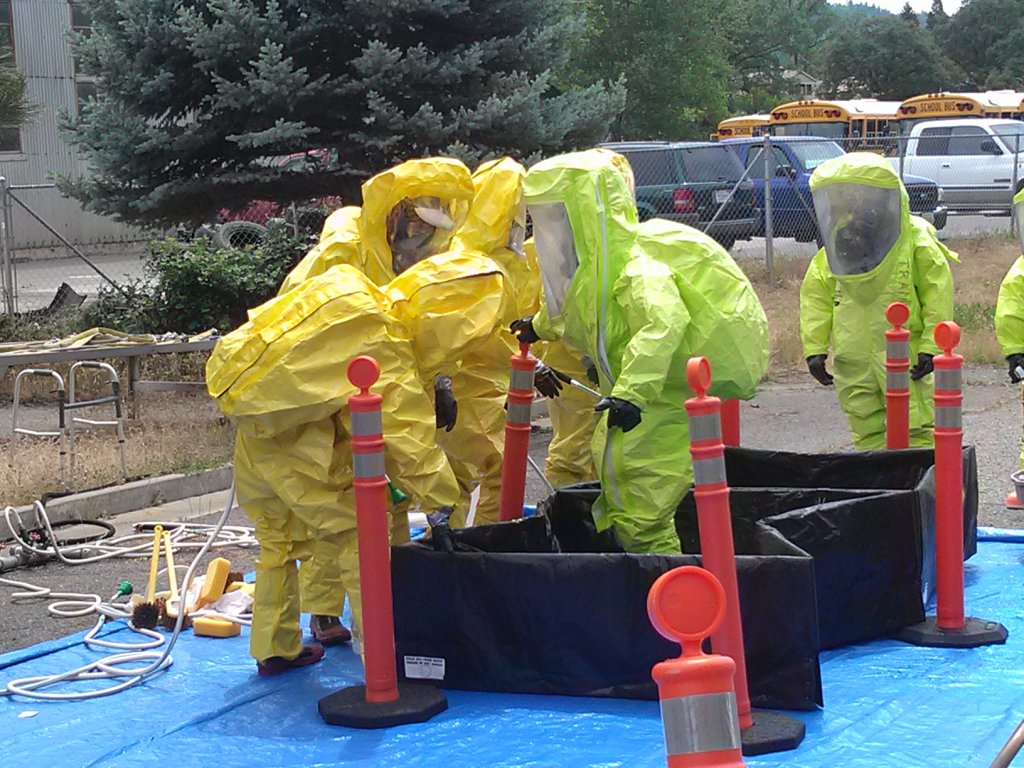 loading Gallery/Training/HazMat 15may2013/fullsize/fire scott 343.jpg... or select a thumbnail